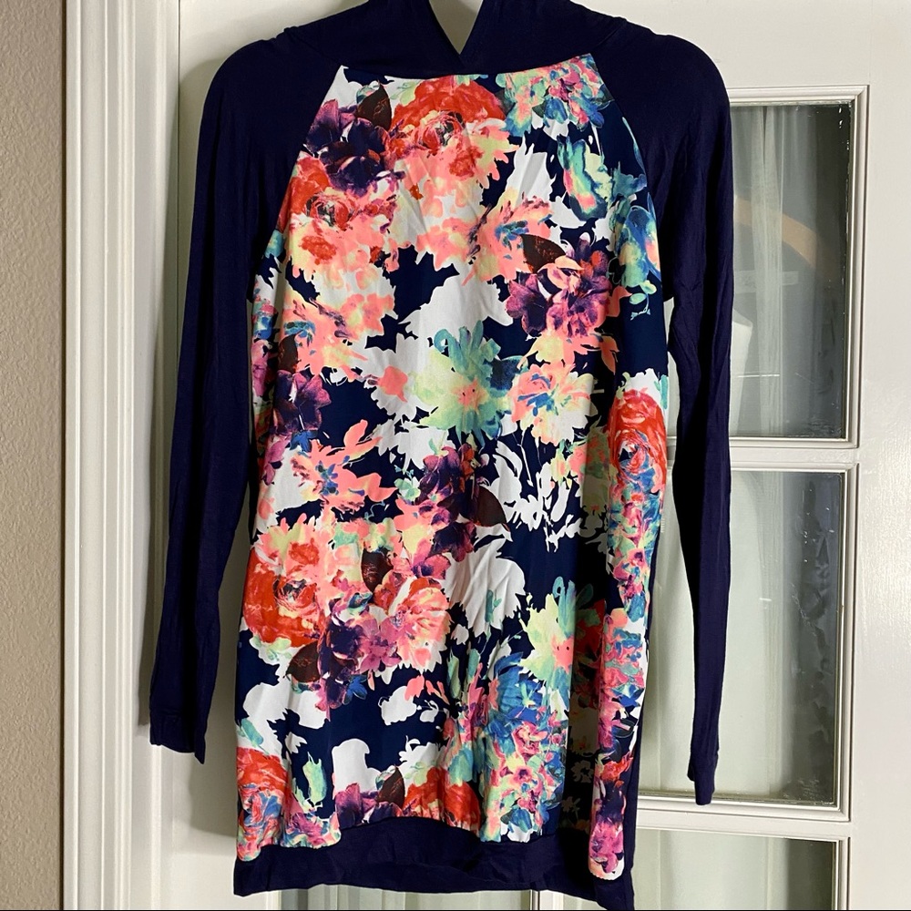 🆕 Hooded Floral Maternity Top